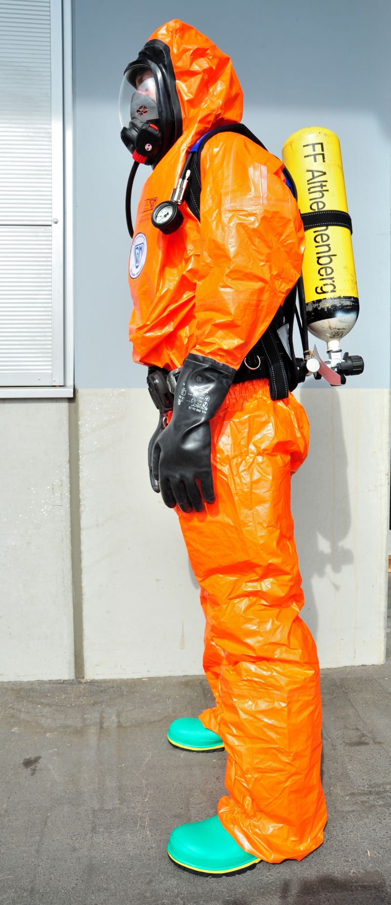 Die »ProChem«-Schutzänzuge werden vornehmlich in der Industrie- und Tankreinigung, bei Inspektionsarbeiten und bei Einsätzen von Feuerwehren und Rettungskräften verwendet (Bild: GM).