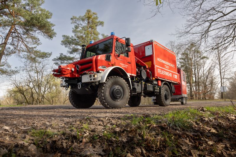 Flexibles und extrem geländegängiges Fahrzeugkonzept für Feuerwehren und Katastrophenschutz in Hessen (Bild: Daimler Truck).